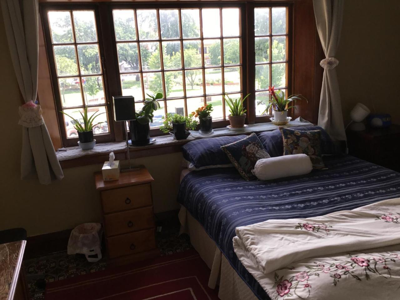 Fireside Inn Guesthouse Гоулберн Екстериор снимка