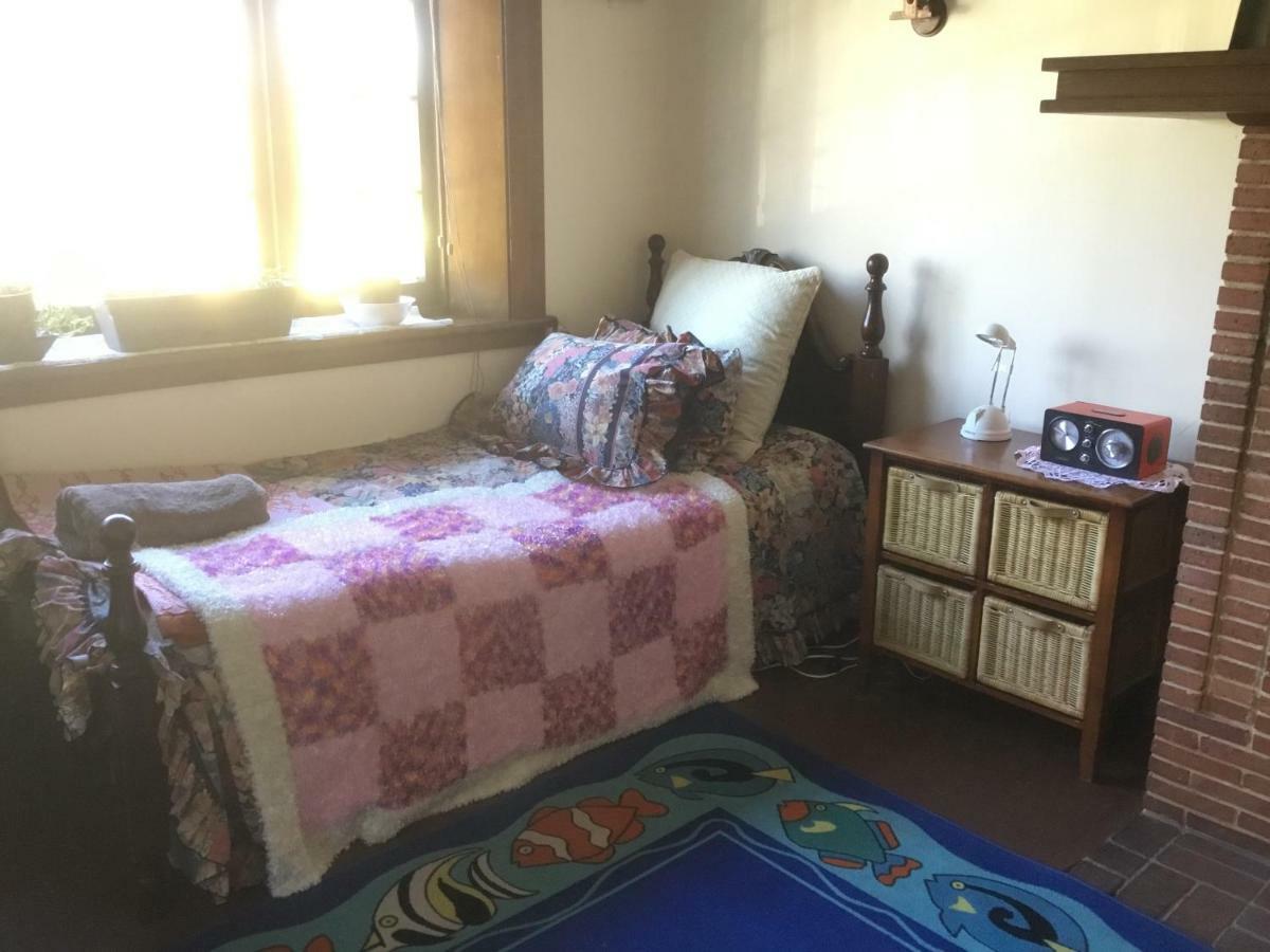 Fireside Inn Guesthouse Гоулберн Екстериор снимка