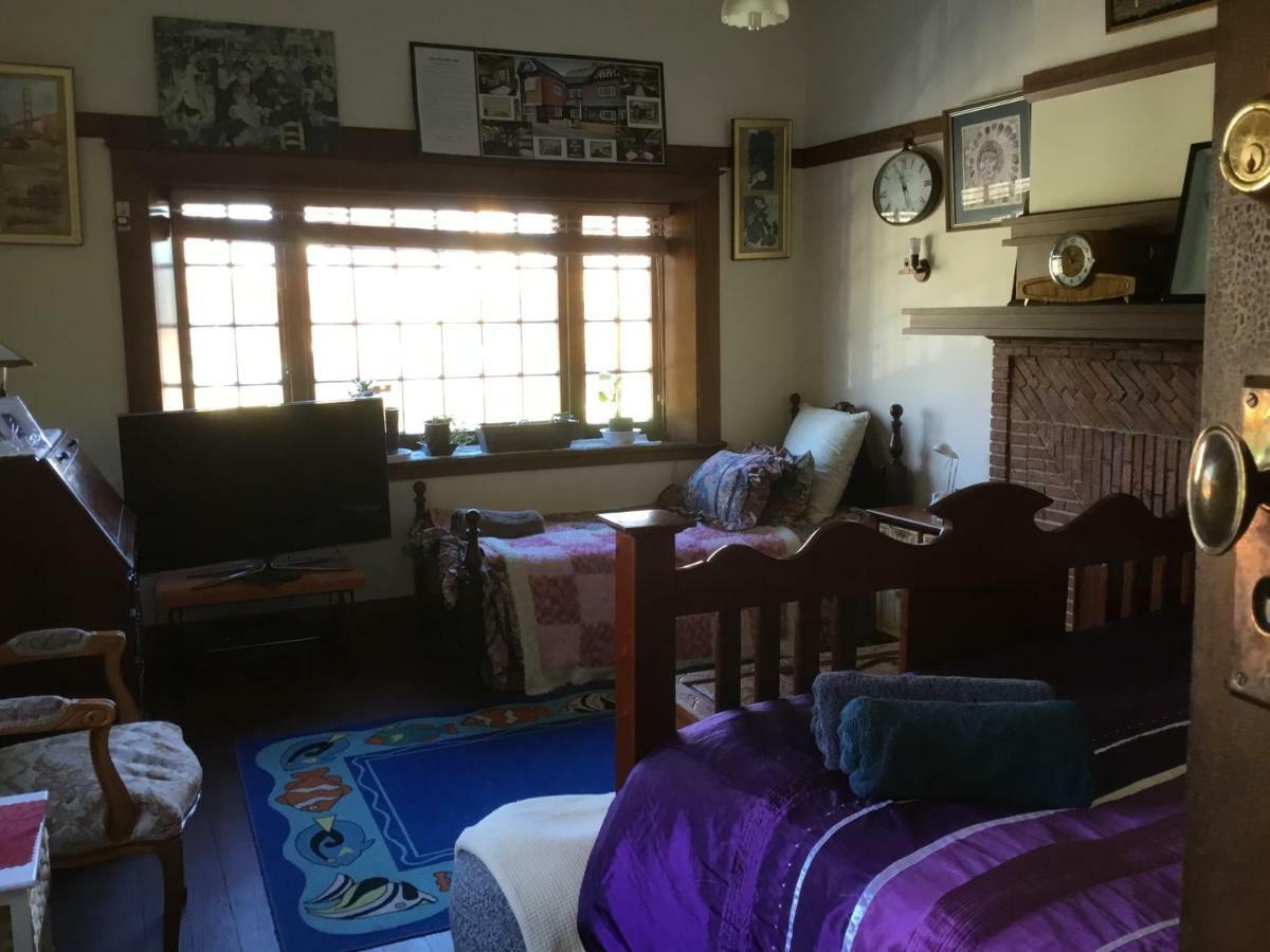 Fireside Inn Guesthouse Гоулберн Екстериор снимка